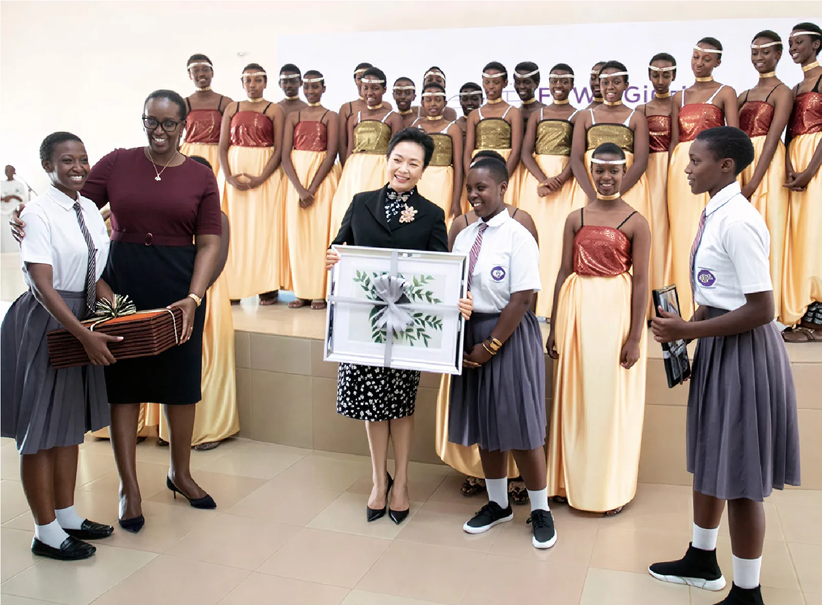 Imbuto Foundation Giving awards to students